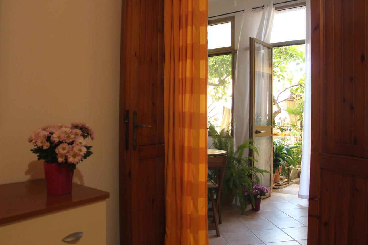 Bed and Breakfast Fiori E Limoni Quartucciu Exterior foto